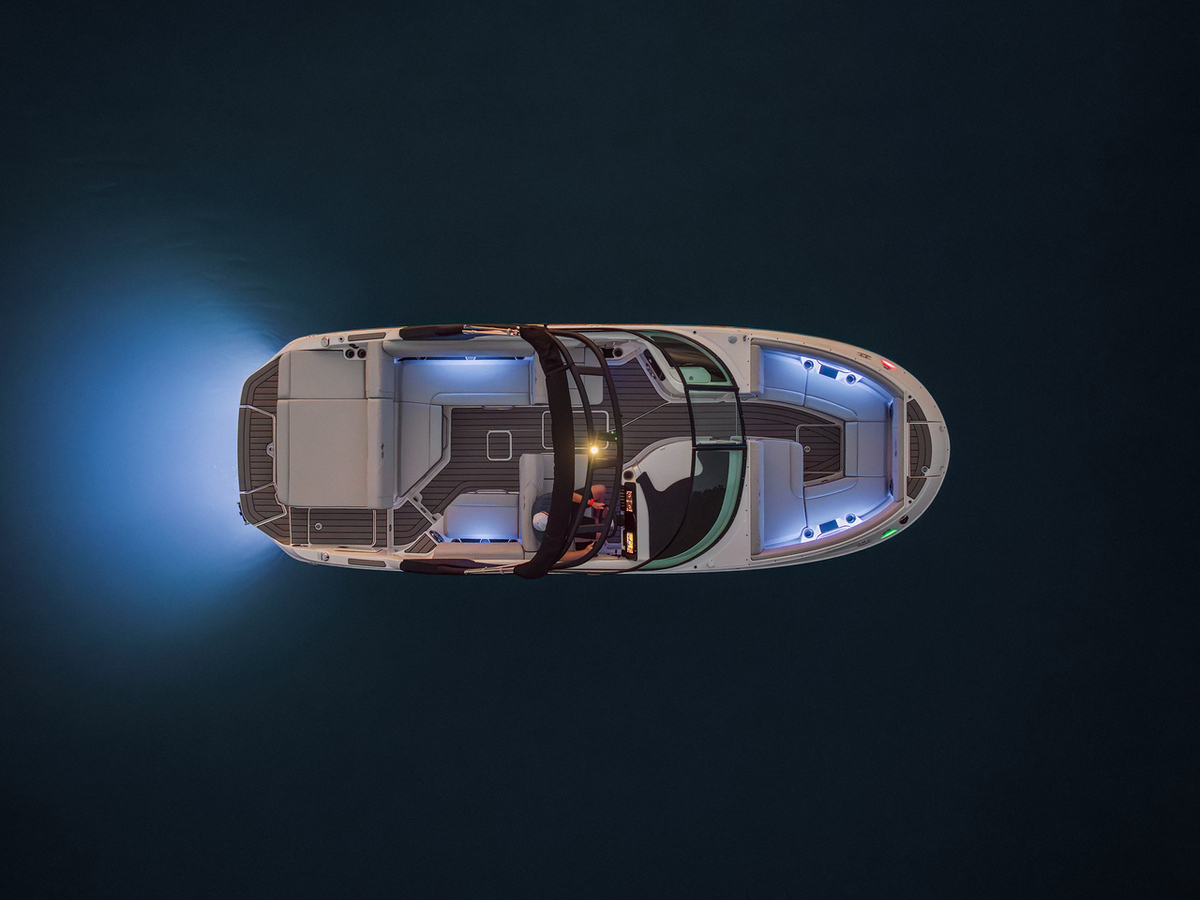 foto: 5 Sea Ray SDX 250  