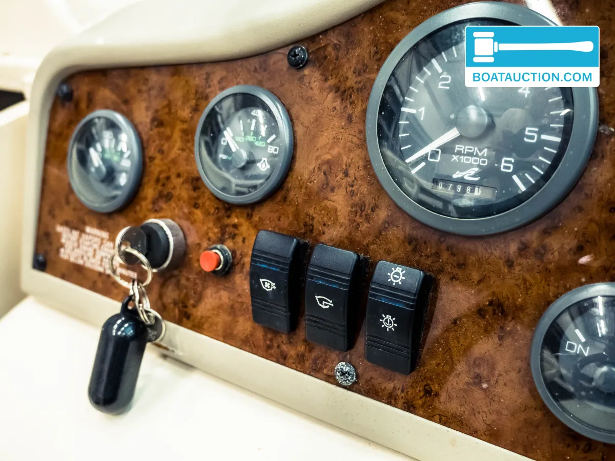 foto: 11 Sea Ray 200 Signature