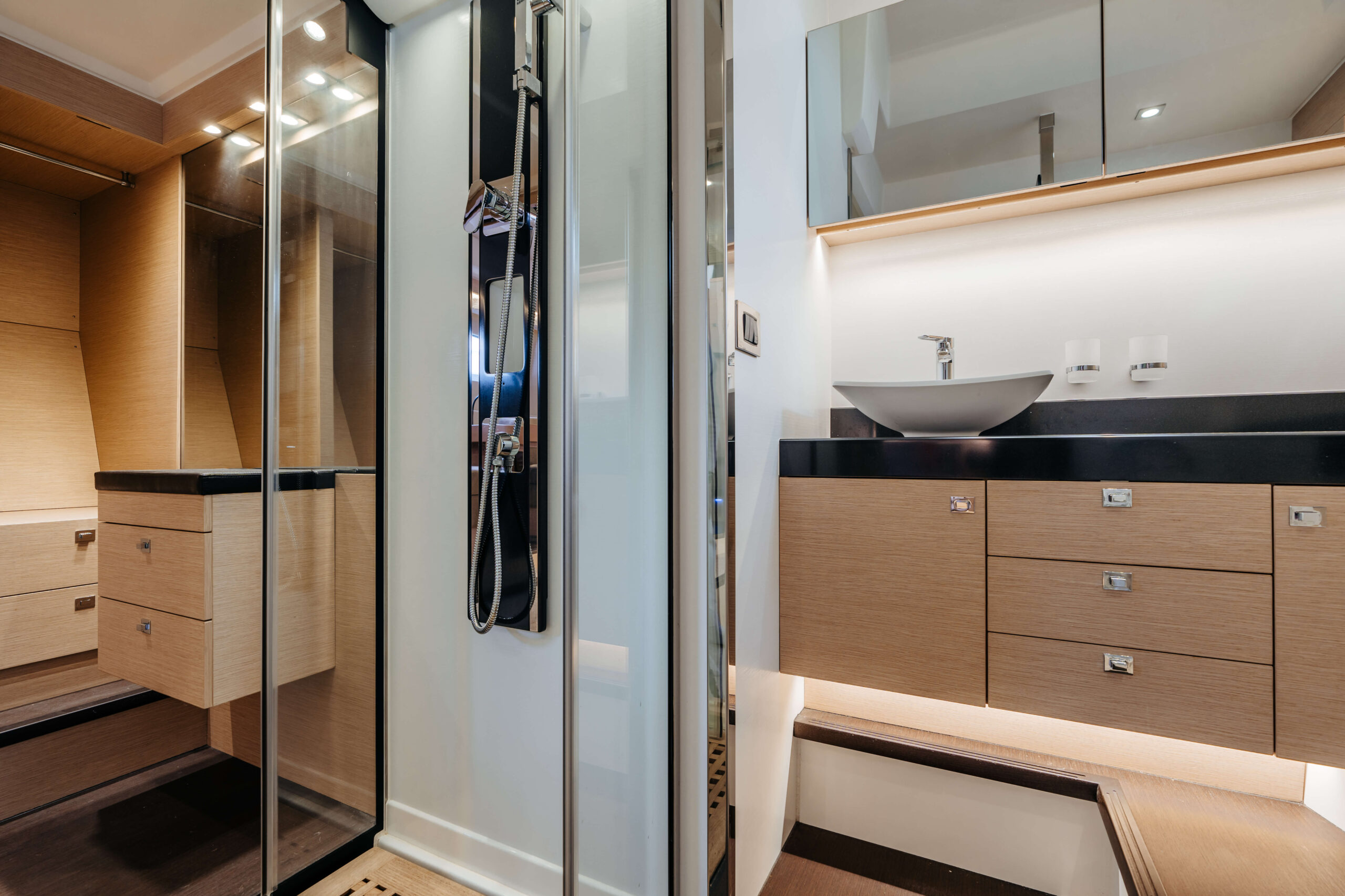 foto: 8 Prestige 550