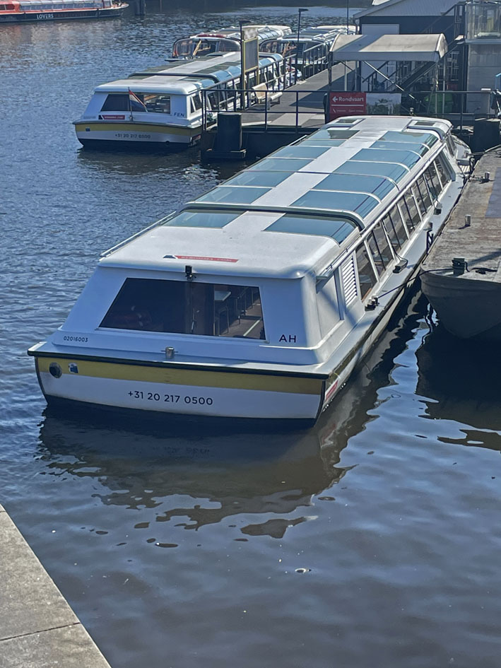 foto: 6 Amsterdamse Grachten rondvaartboot 21.80 21.80