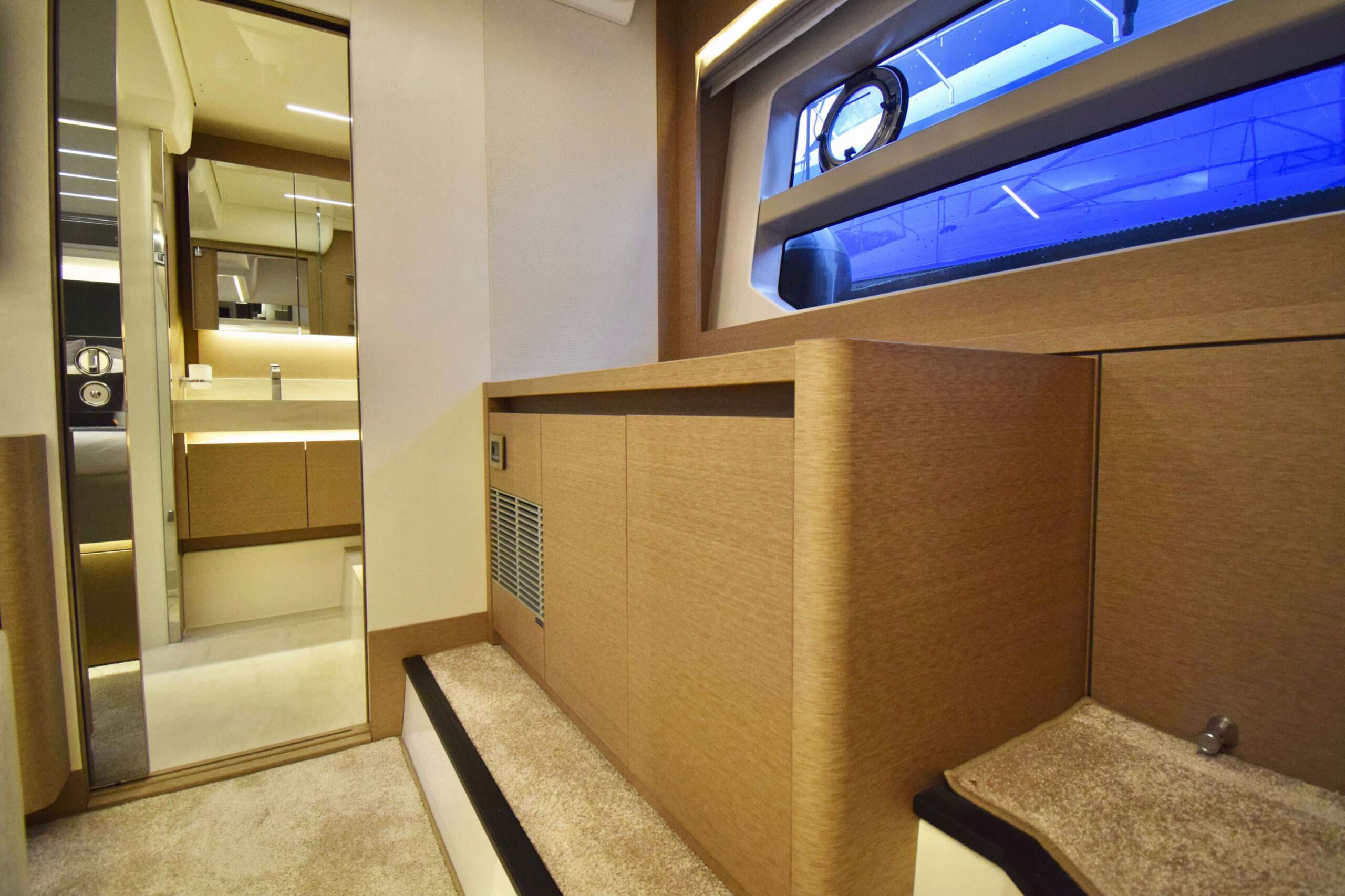 foto: 8 Prestige 590 Flybridge #49