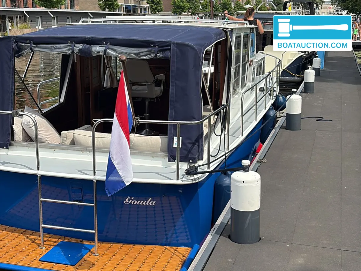 foto: 4 Motorboat 1050