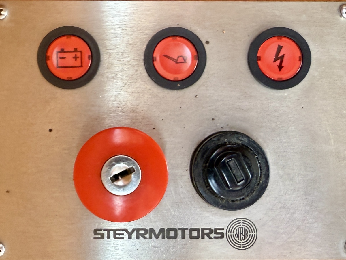 foto: 12 Exellent 1000 Hybride Patrol