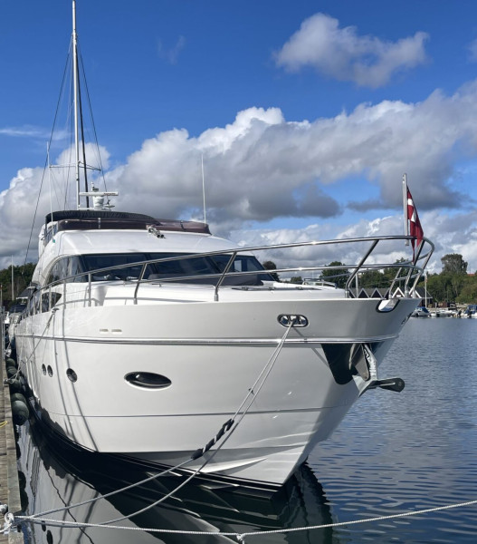 foto: 4 Princess 72 FLY