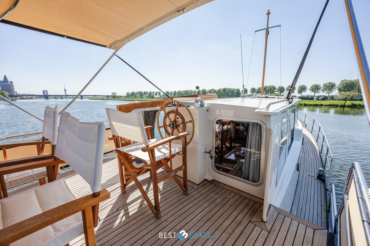 foto: 10 Exellent 1000 Hybride Patrol