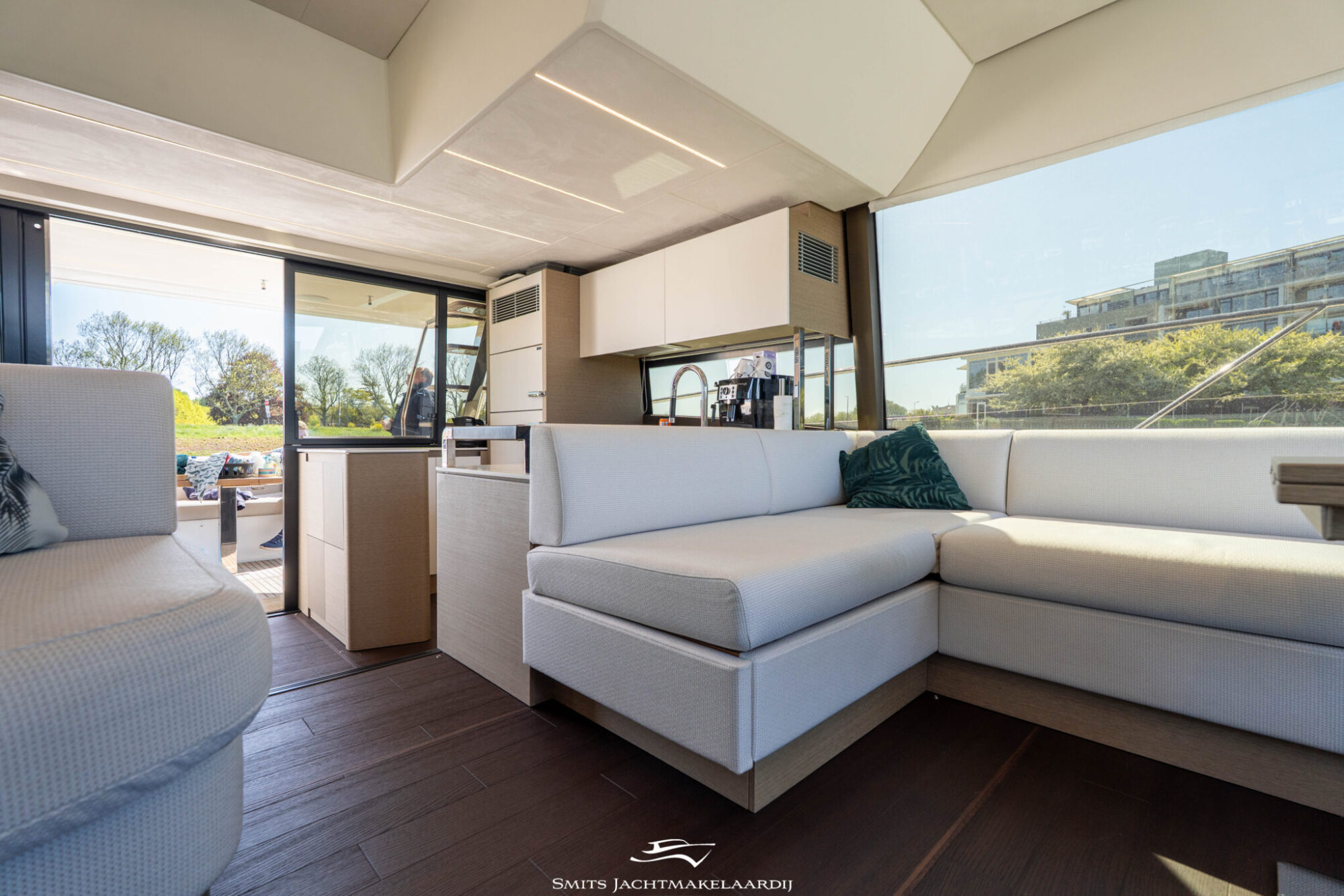 foto: 7 Prestige Prestige 590 Flybridge