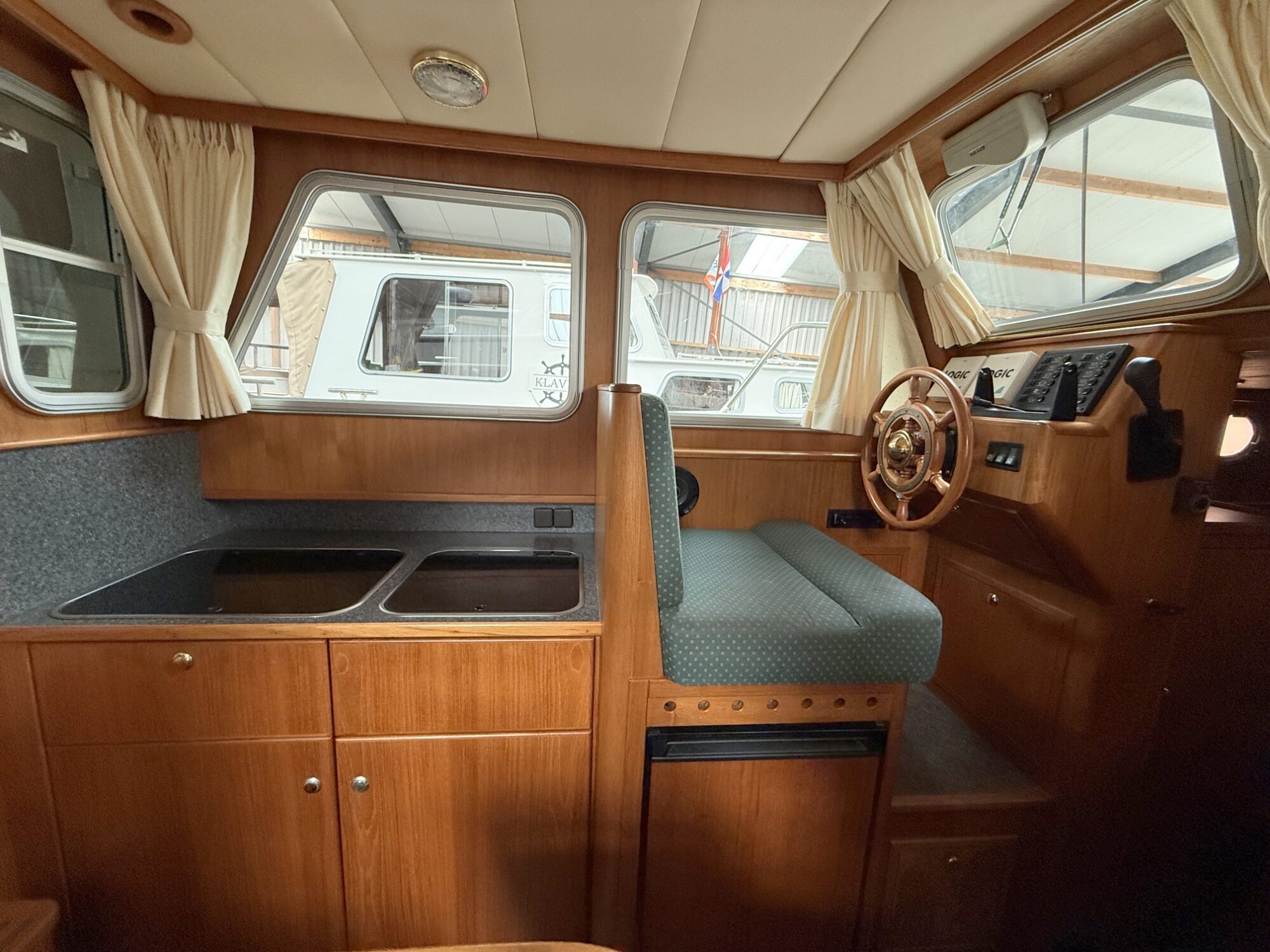 foto: 10 Barkas Barkas 8.30 OK