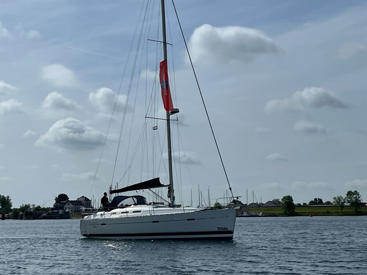 foto: 6 Beneteau Oceanis 373 Clipper