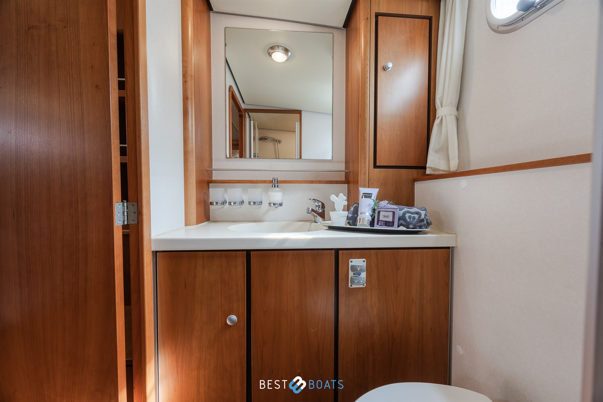 foto: 8 Linssen Grand Sturdy 43.9 AC