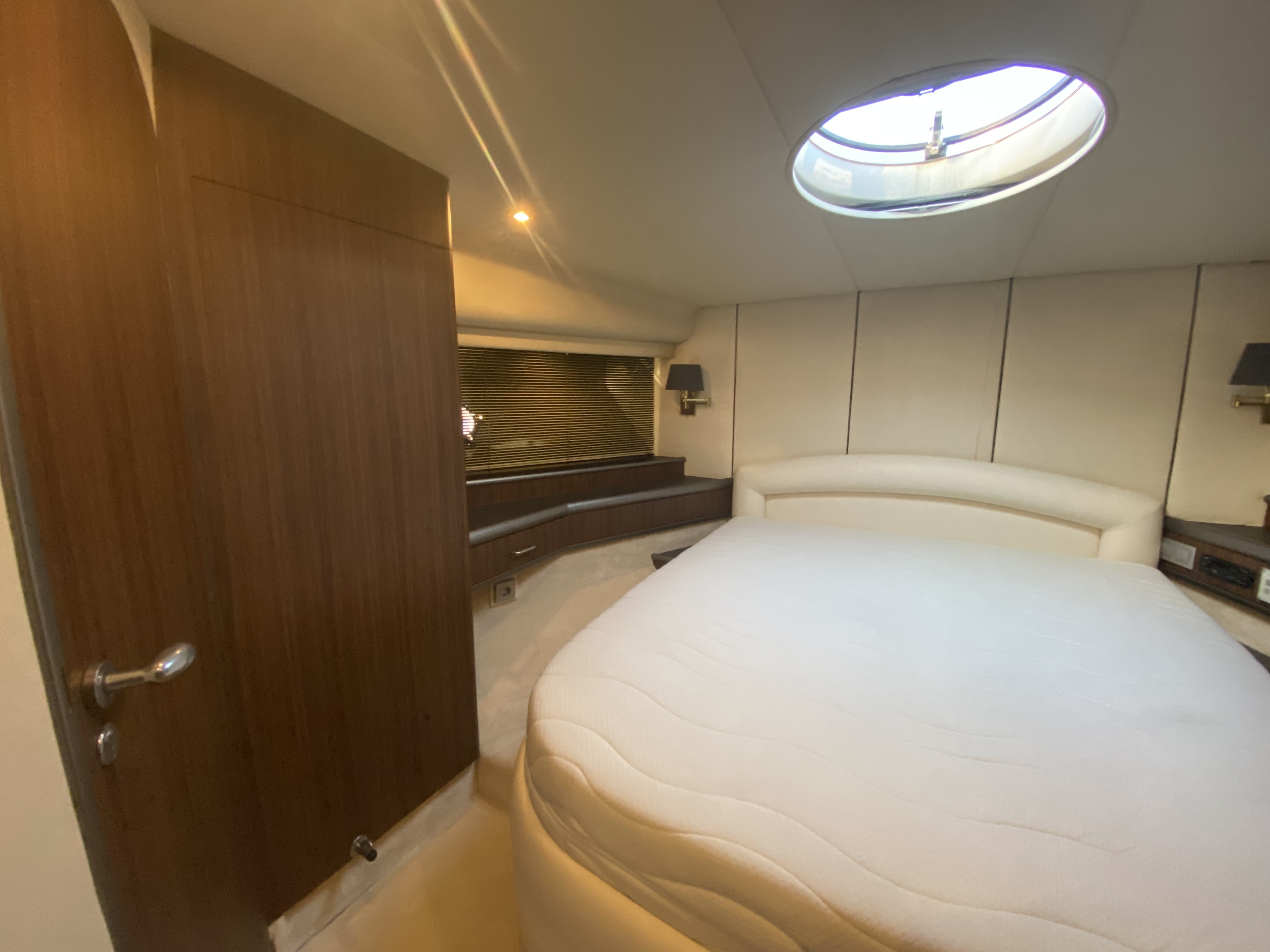 foto: 8 Fairline Squadron 62