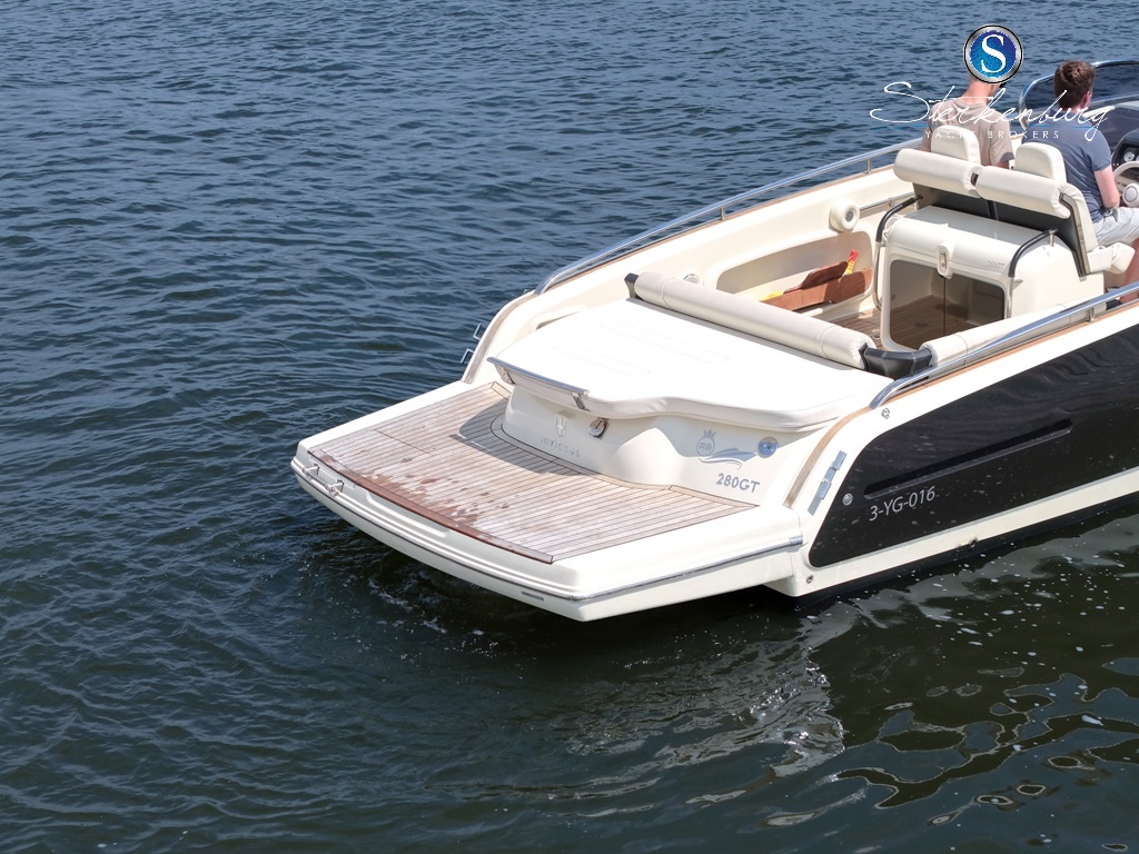 foto: 12 Invictus 280 GT
