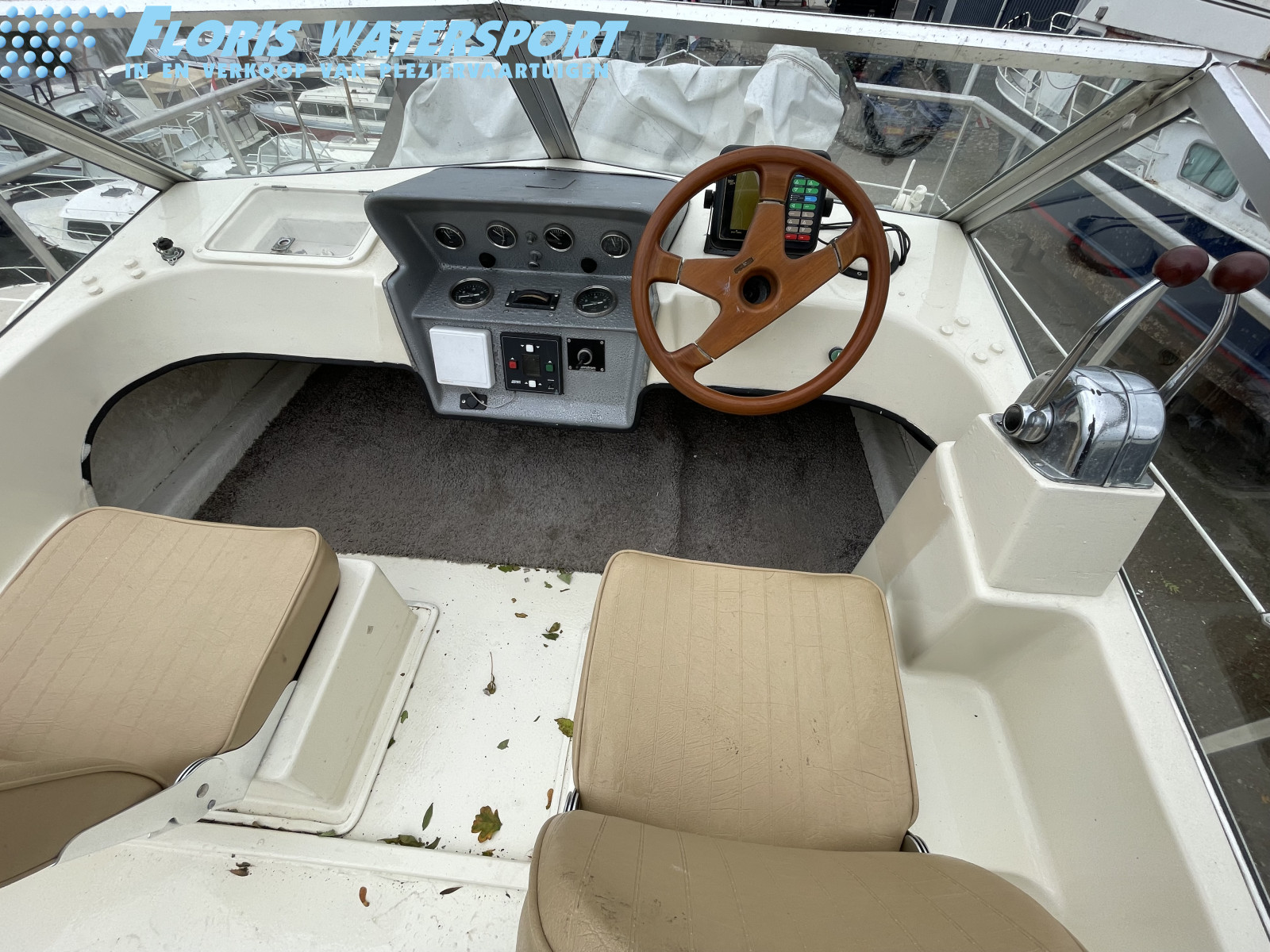 foto: 4 Jeanneau  America 38