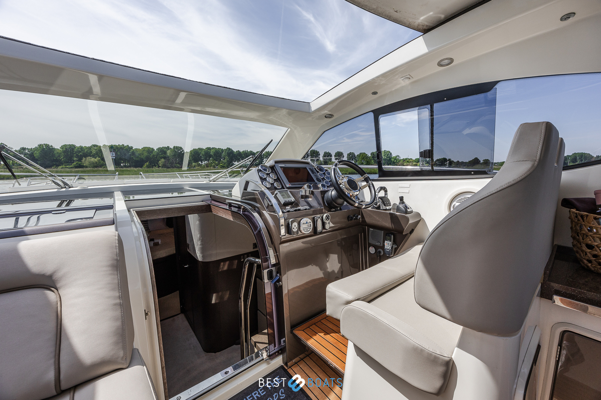 foto: 12 Galeon 385 HTS