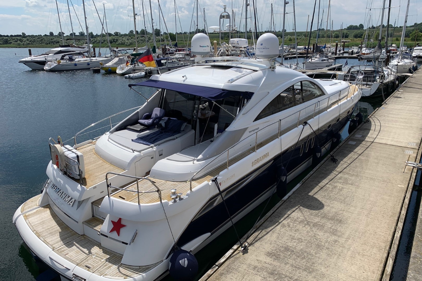 foto: 5 Fairline  Targa 62