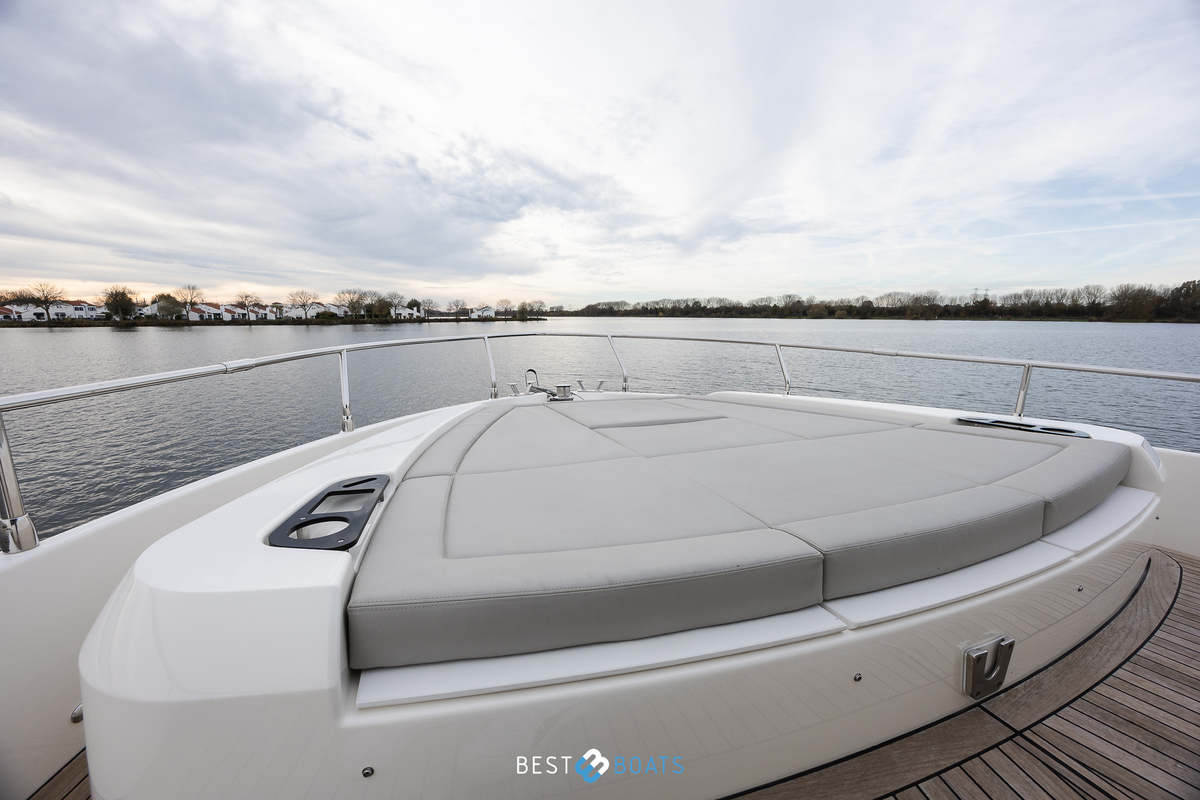 foto: 15 Absolute  Navetta 52