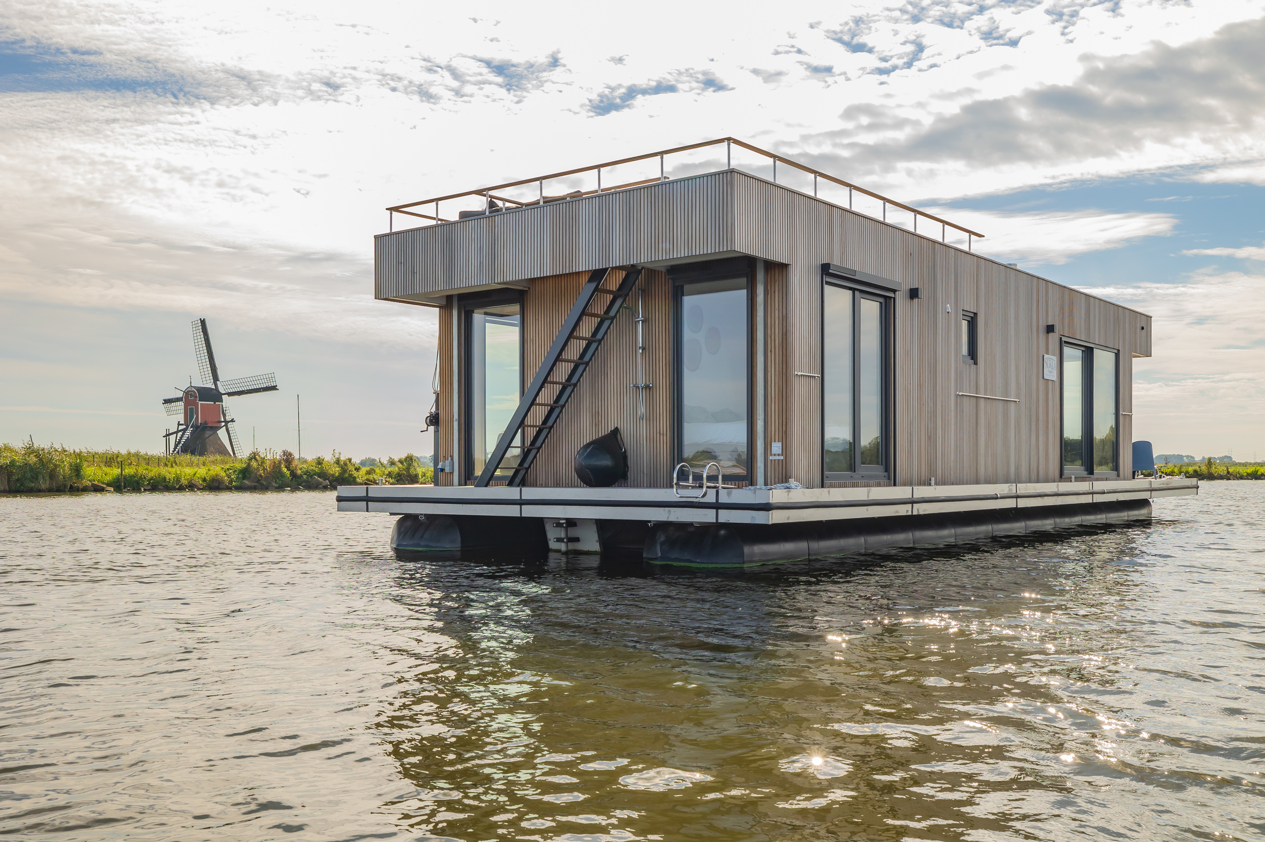foto: 12 Surla (met Tender) Houseboat 15 Volledig Elektrisch With Charter