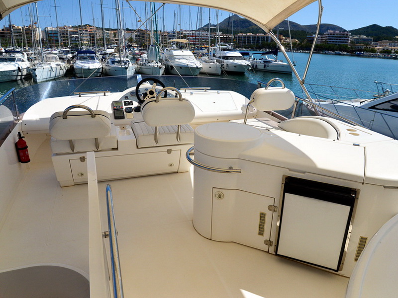 foto: 6 Fairline Phantom 50
