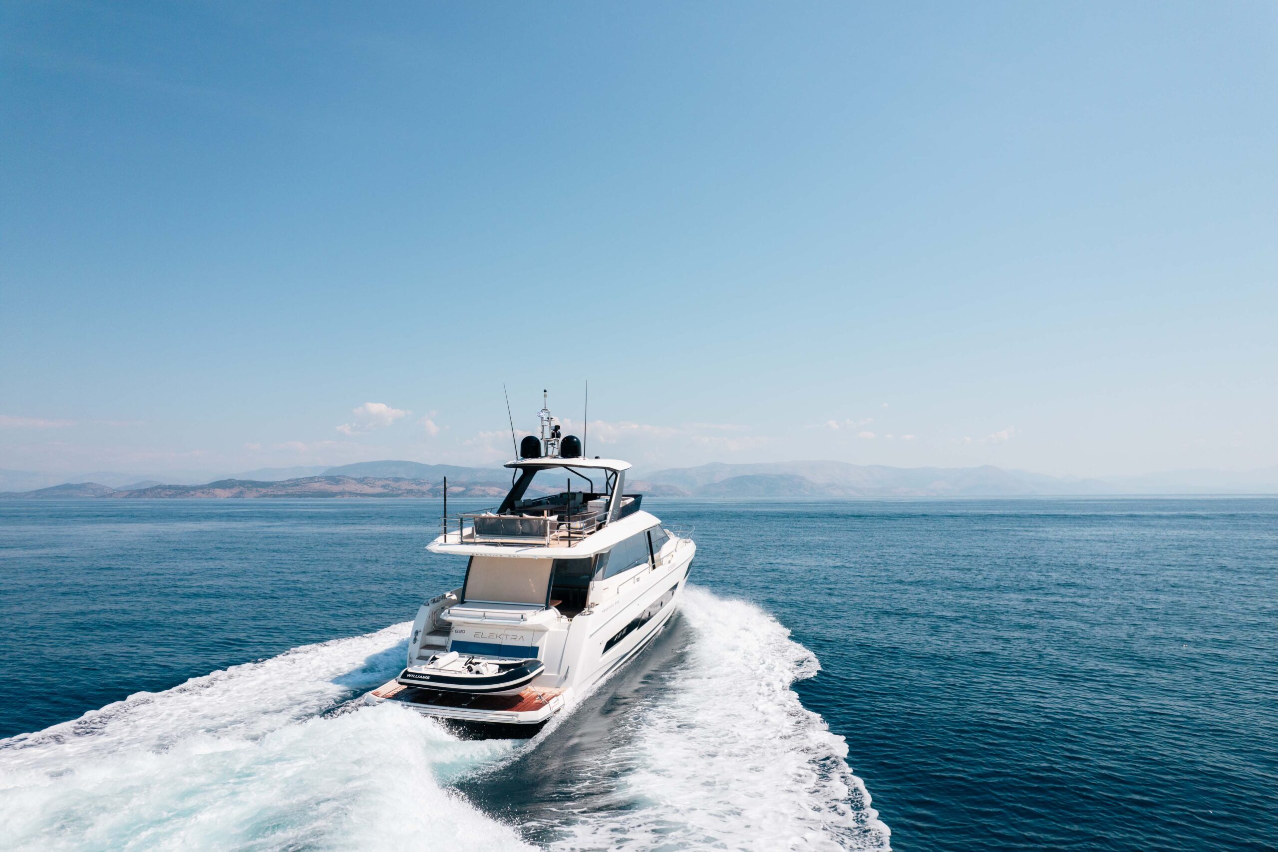 foto: 26 Prestige 690 flybridge