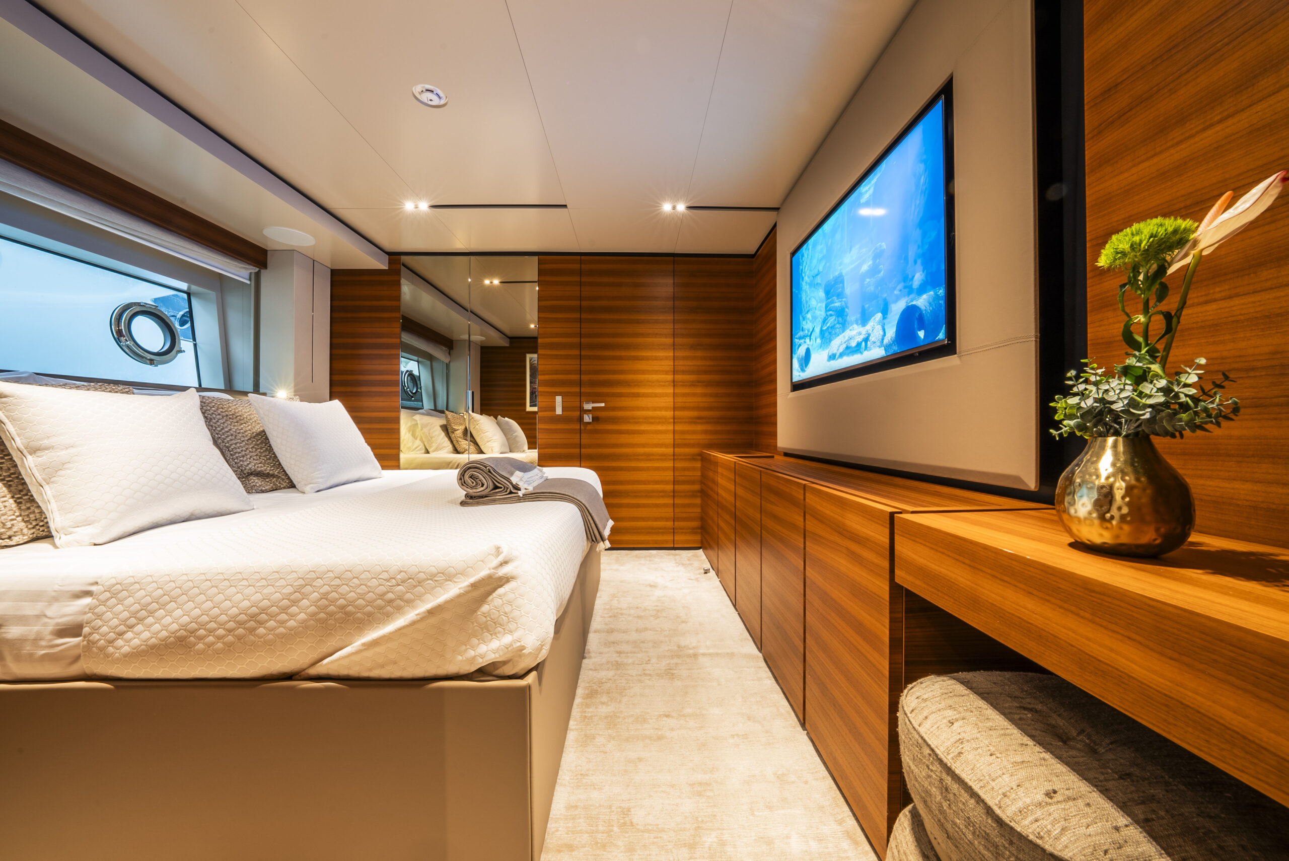 foto: 15 Custom Line Navetta 33
