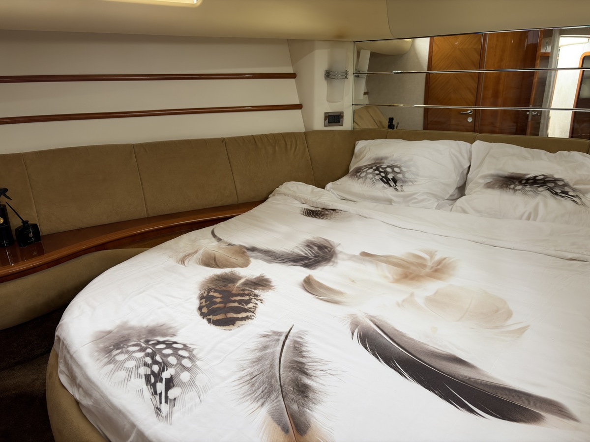 foto: 10 Azimut 46 Fly