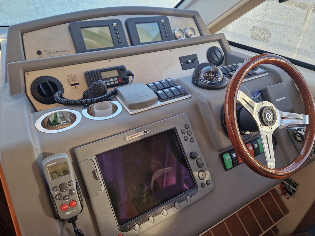 foto: 8 Rivièra 4700 Sport Yacht