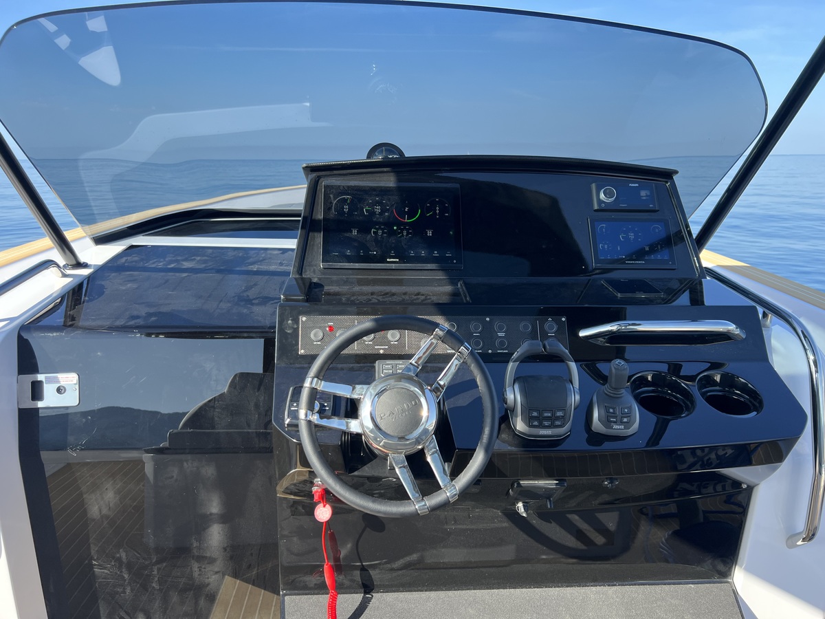 foto: 7 Pardo Yachts 38