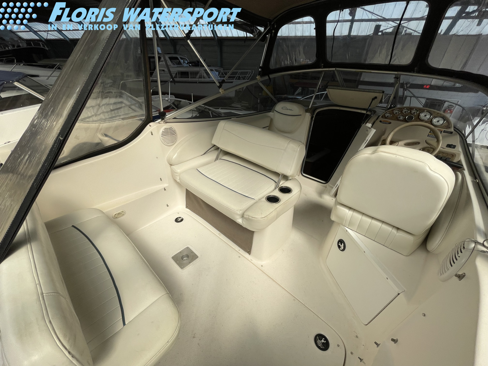 foto: 4 Bayliner 2455