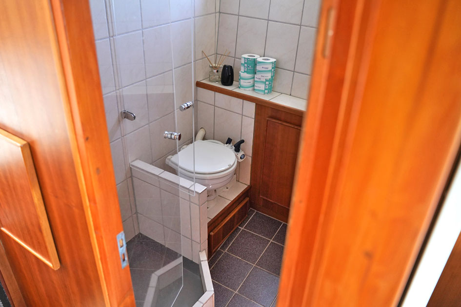 foto: 8 Treffer 1300 AK