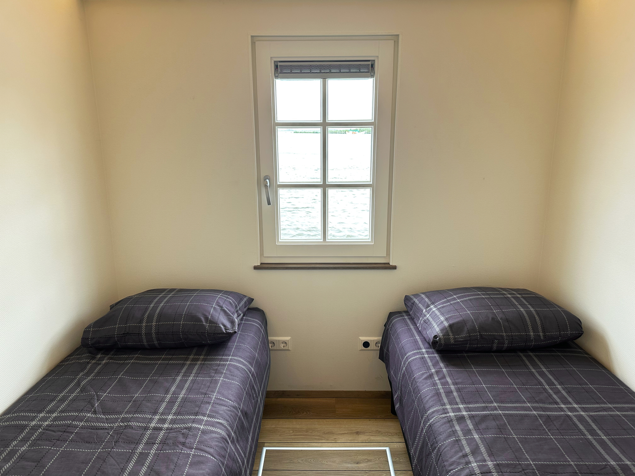 foto: 12 HOMESHIP VaarChalet In Amsterdam 1250D Luxe Houseboat