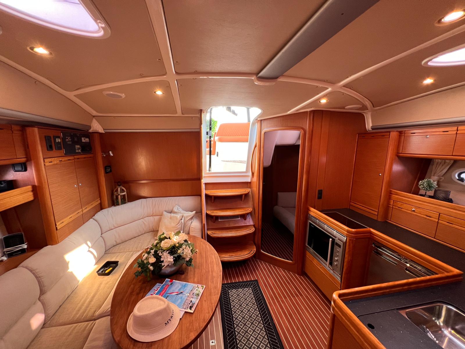 foto: 8 Bavaria  42HT