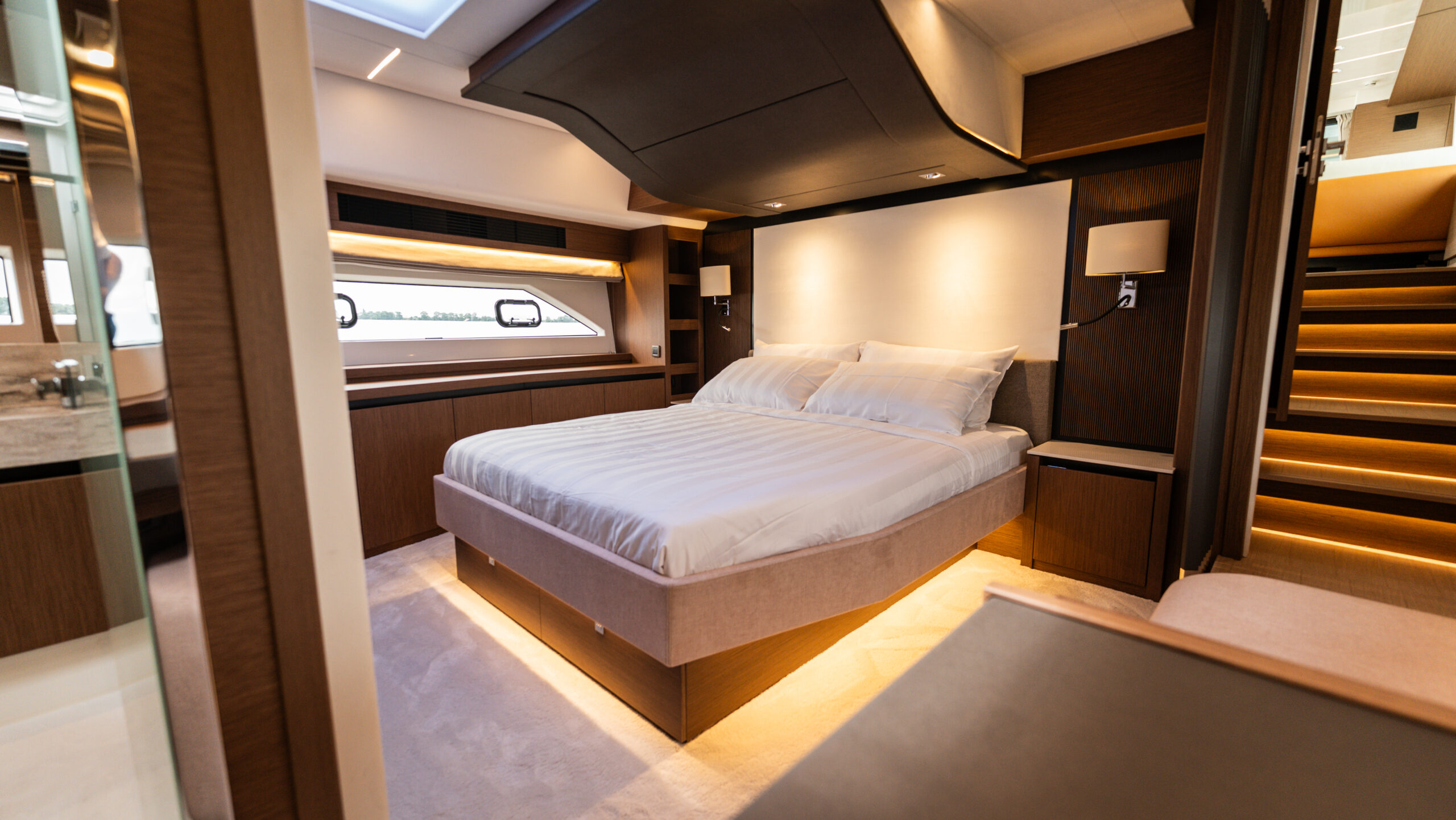 foto: 28 Prestige X70