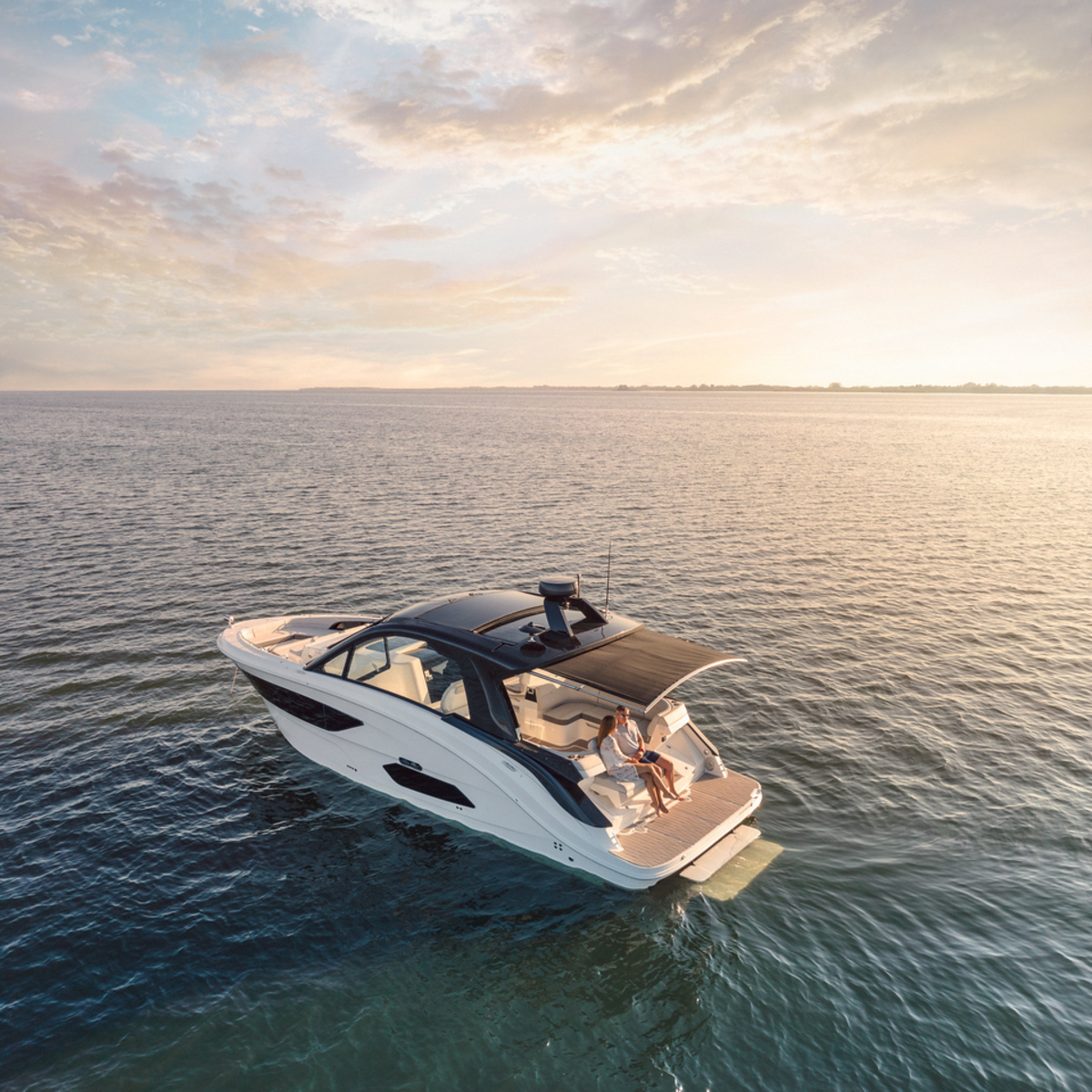 foto: 14 Sea Ray Sundancer 370