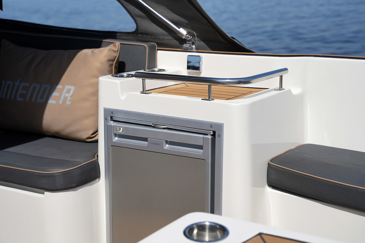 foto: 14 Interboat Intender 820