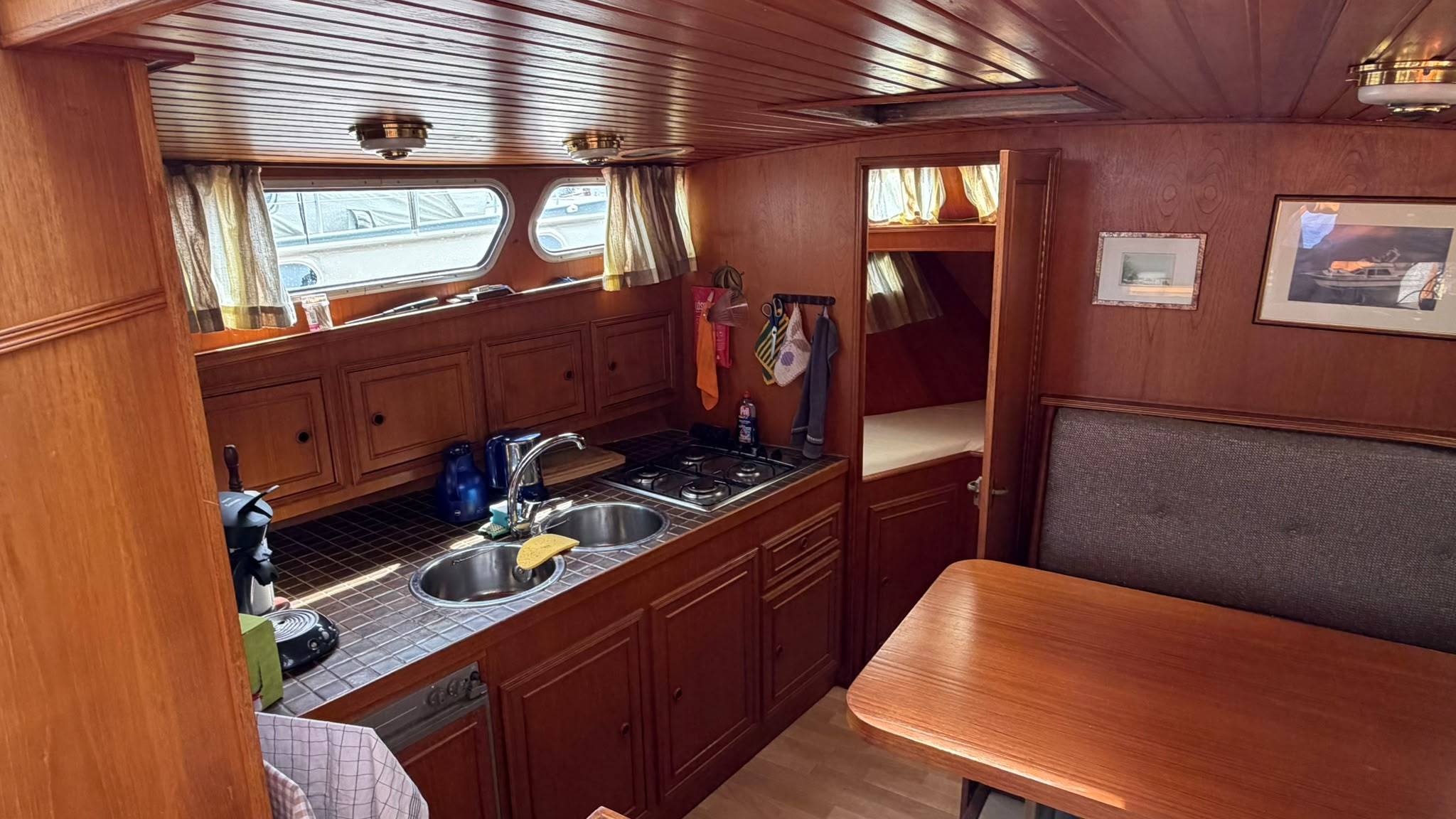 foto: 4 Van Der Valk 1300 Fly Bridge
