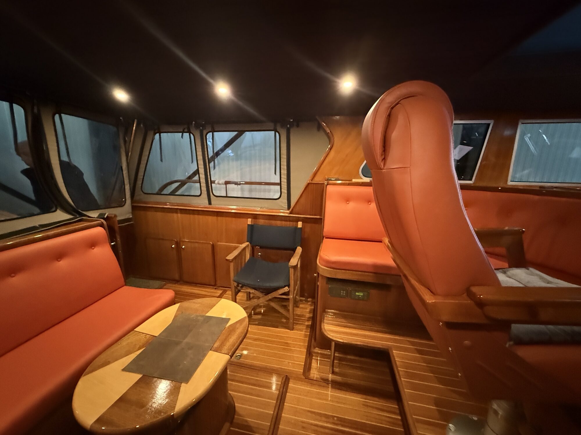 foto: 7 Crown yachts Crown Cruiser 12.85 OK Spiegeldeur