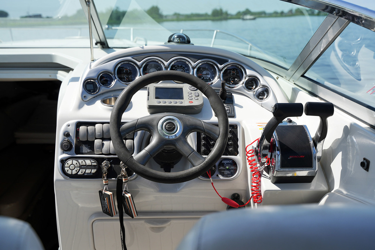 foto: 13 Crownline 315 SCR