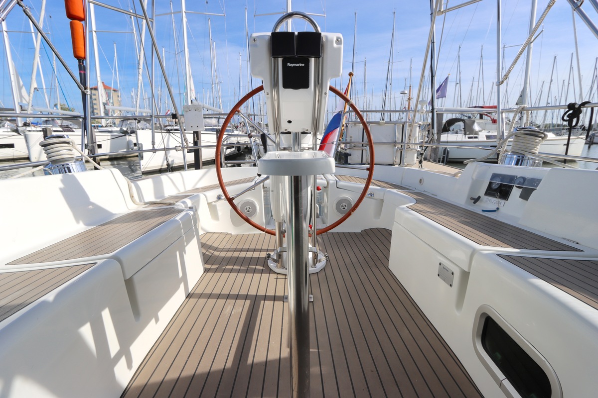 foto: 32 Beneteau Oceanis 423 Clipper 