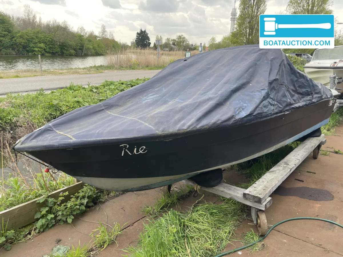 foto: 6 Speedboot 410