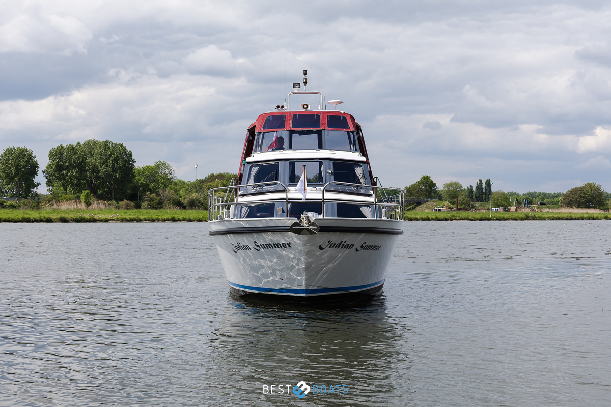 foto: 8 Linssen 37 SE