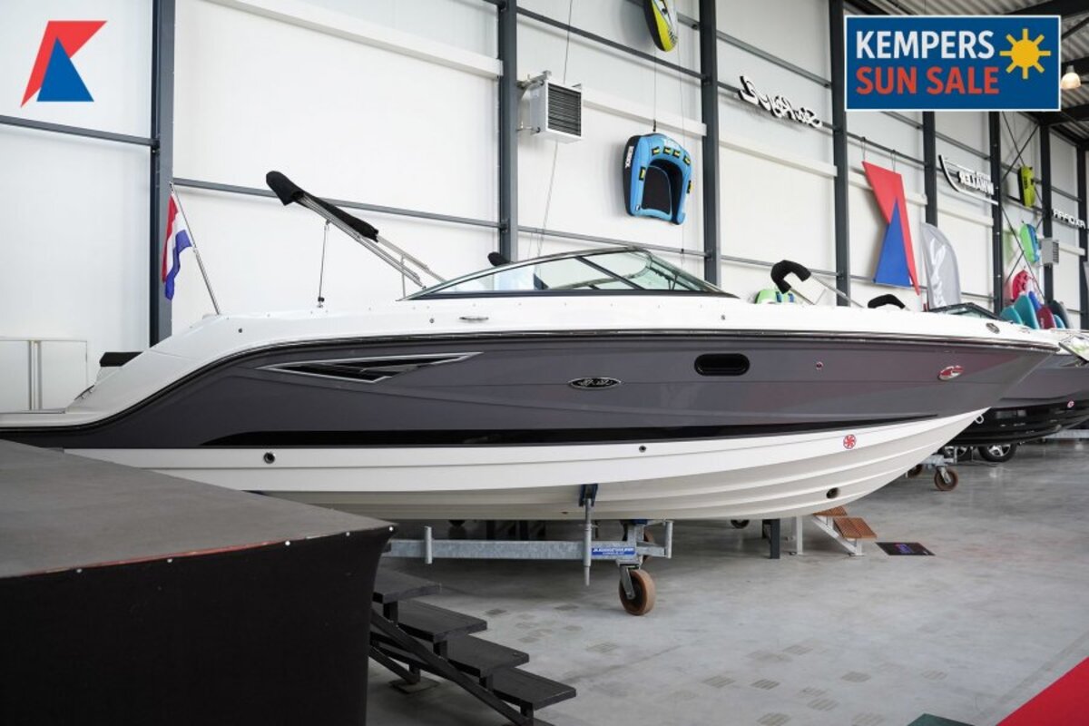 foto: 4 Sea Ray SLX 250