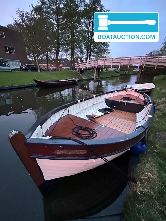 foto: 5 Lifeboat 465
