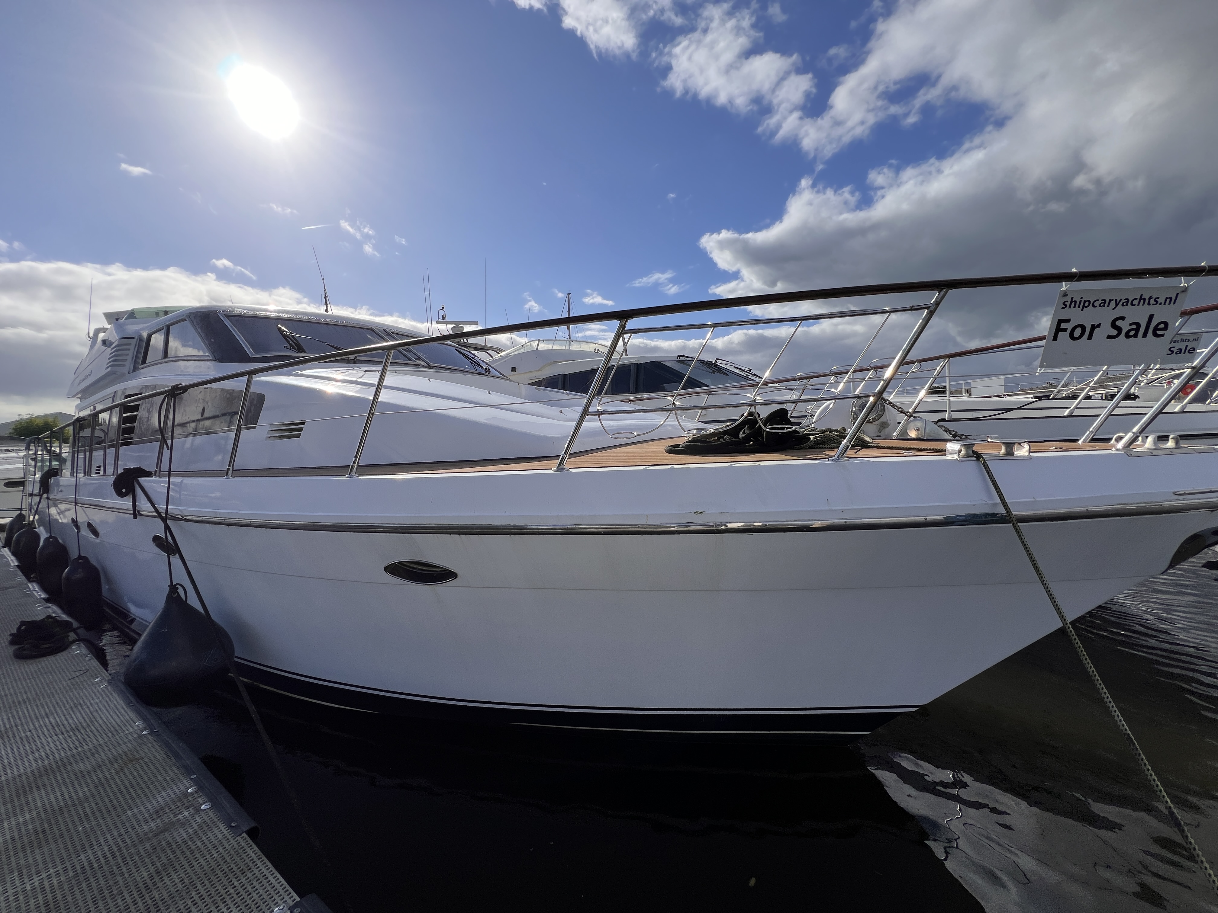 foto: 8 Monte Fino 64 ( varend woonschip )