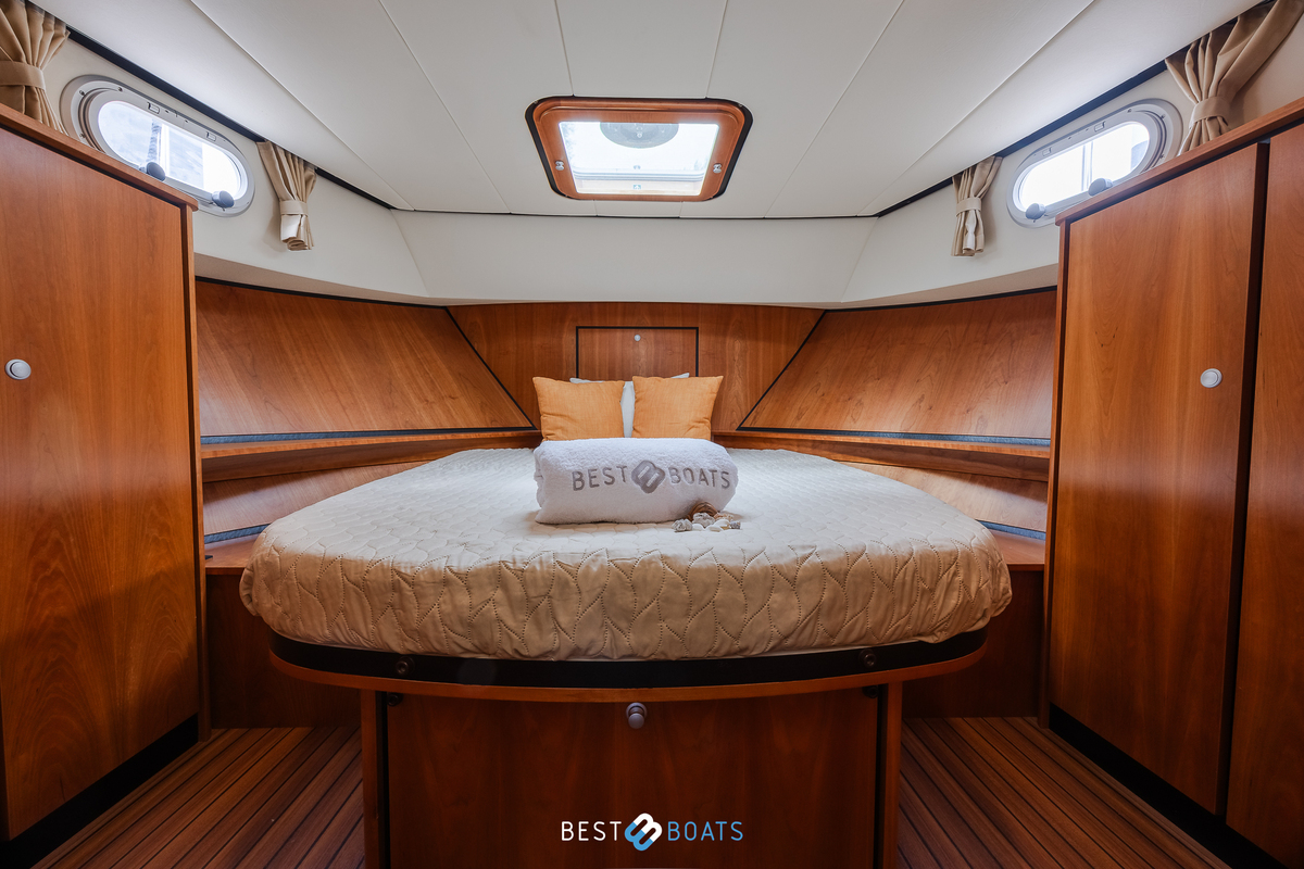 foto: 9 Linssen Grand Sturdy 34.9 AC