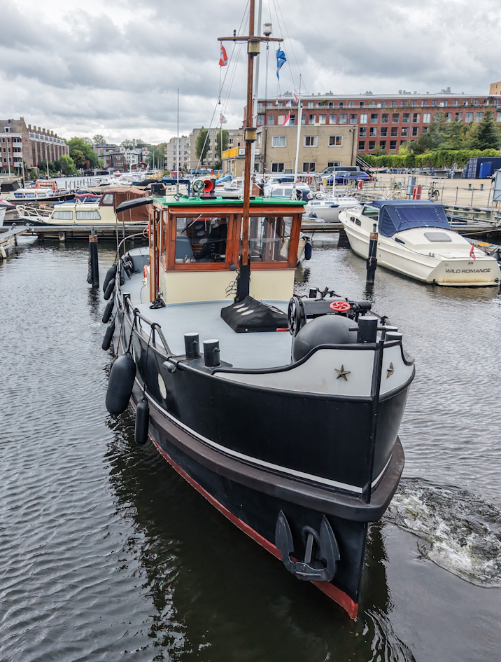 foto: 11 Motorsleepboot Carbon 15.63 met CBB