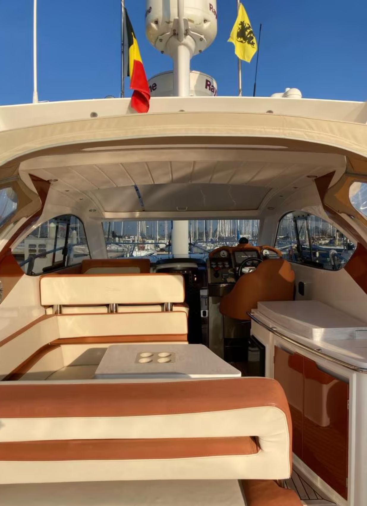 foto: 6 Galeon 325 HT