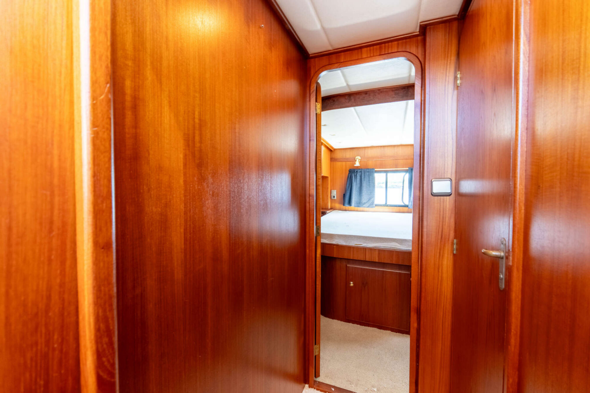 foto: 21 Explorer Explorer Classic 14.00 AK Cabrio