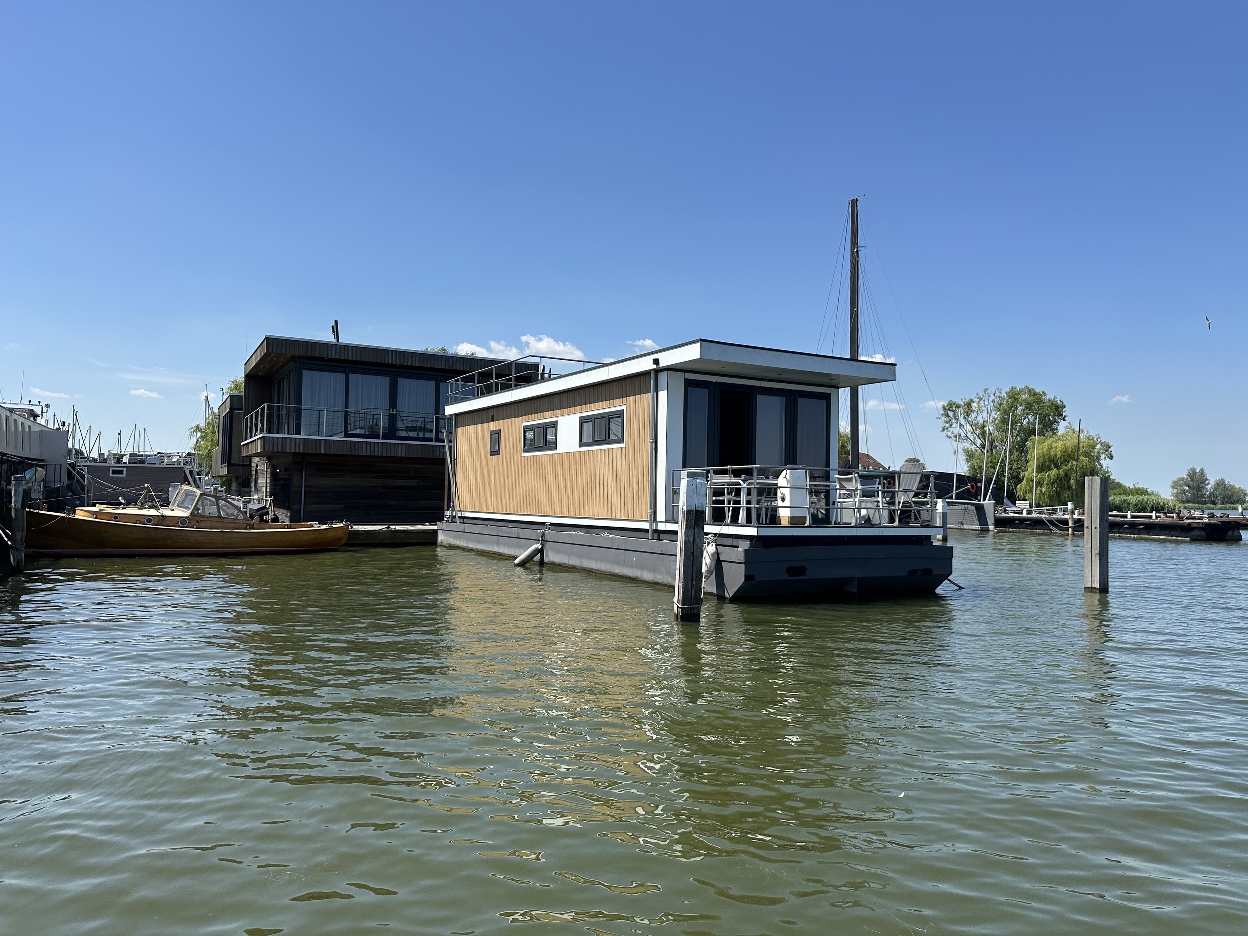 foto: 8 Vamos 46 Houseboat Charter