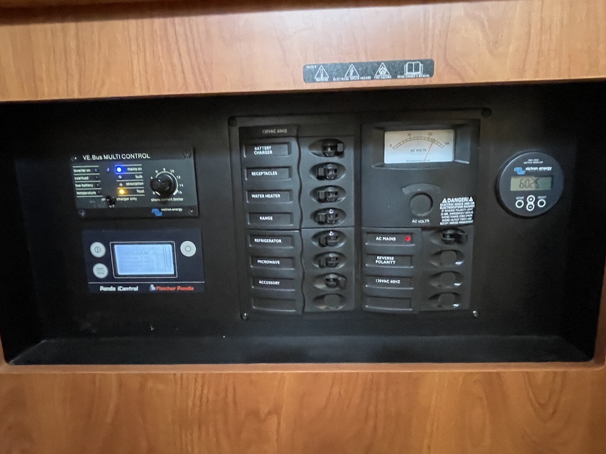 foto: 5 Bayliner  335 Cruiser