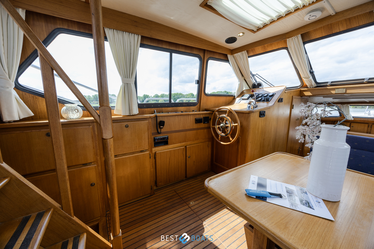 foto: 9 Linssen 37 SE