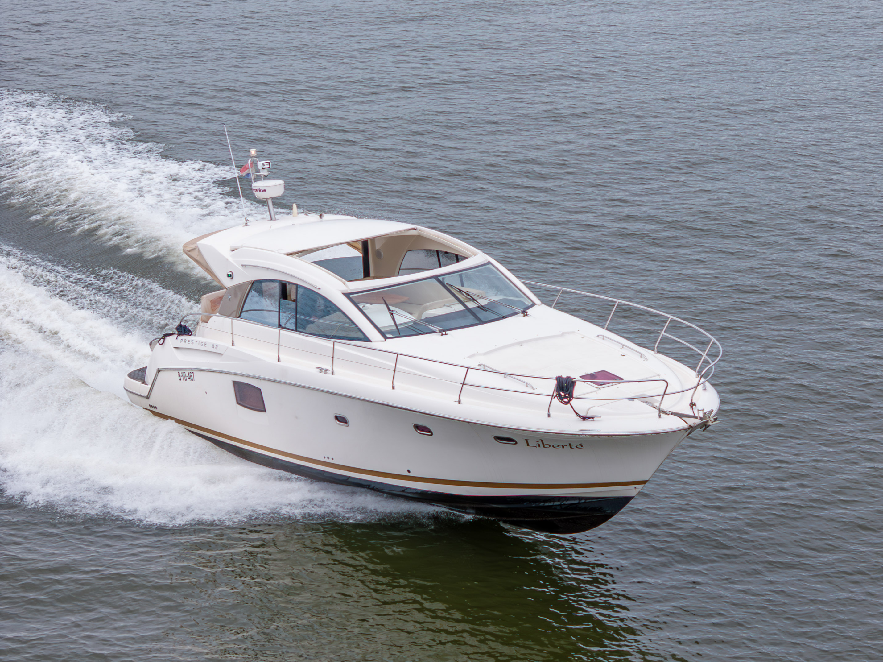 foto: 4 Jeanneau Prestige 42S